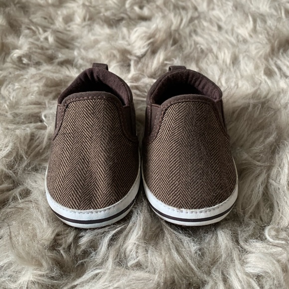 NEW Boys slip on - Picture 2 of 4